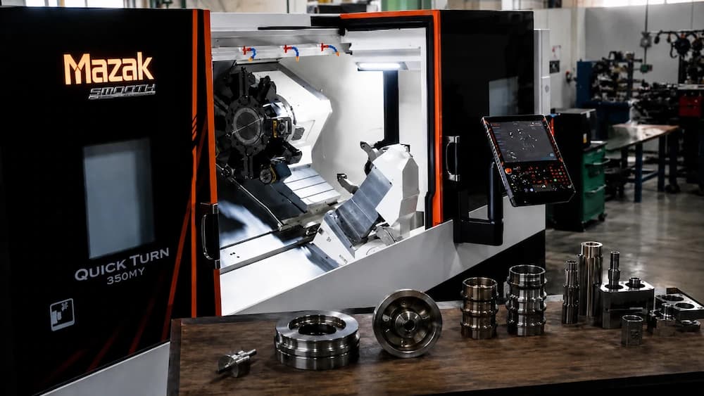 Mazak Integrex 50 CNC-Drehmaschine bei der Bearbeitung eines Werkstücks